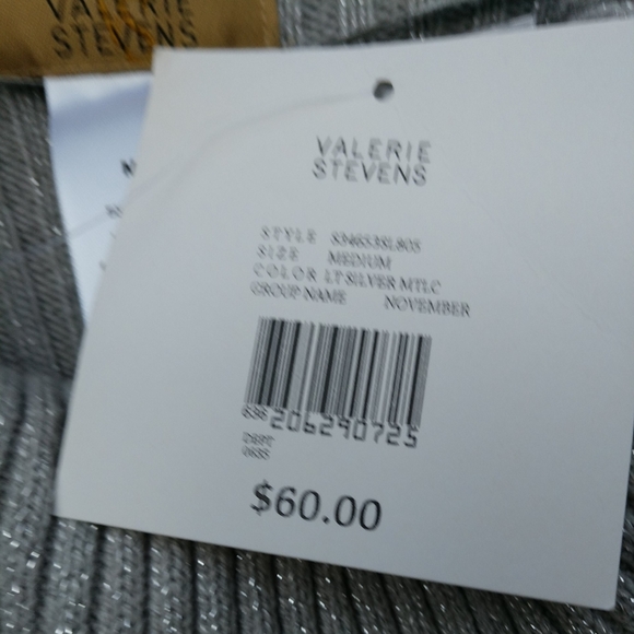 SOLD !!  🆕💥 Designer Valerie Stevens Silver MTLC Sweater NWT Medium - Picture 4 of 12